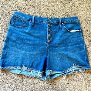 Madewell high rise denim shorts size 35‎